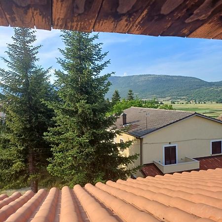 Villa Rosa Caporciano ภายนอก รูปภาพ