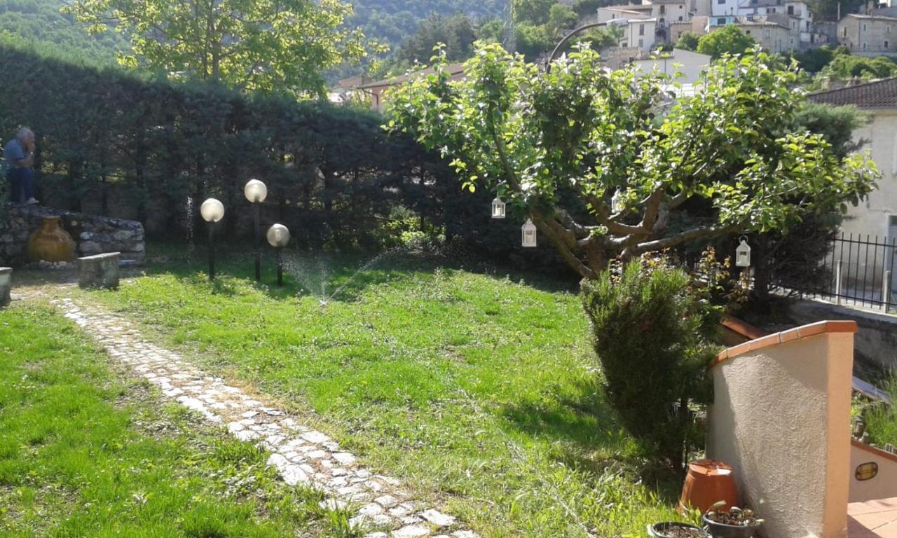 Villa Rosa Caporciano ภายนอก รูปภาพ