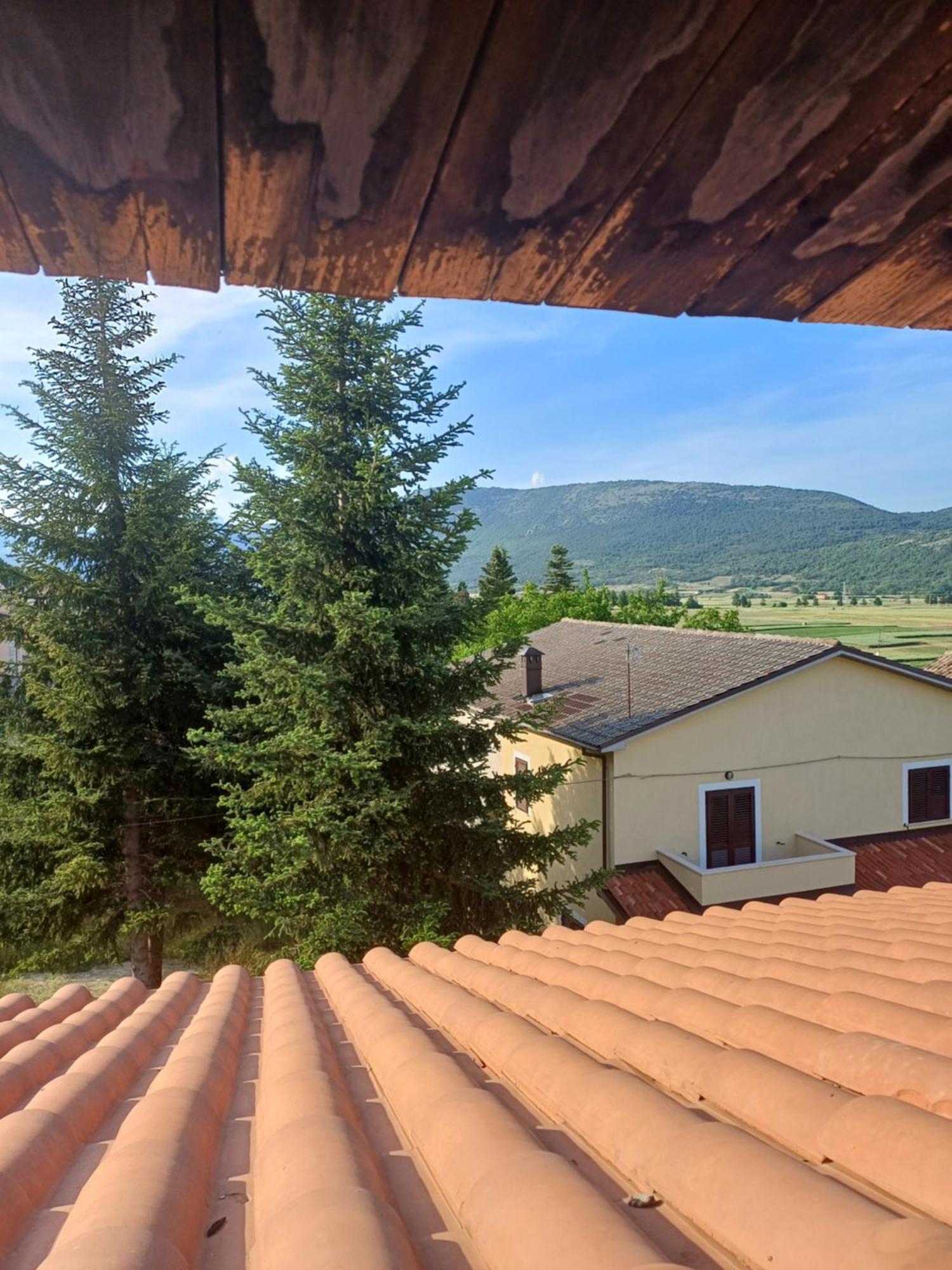 Villa Rosa Caporciano ภายนอก รูปภาพ